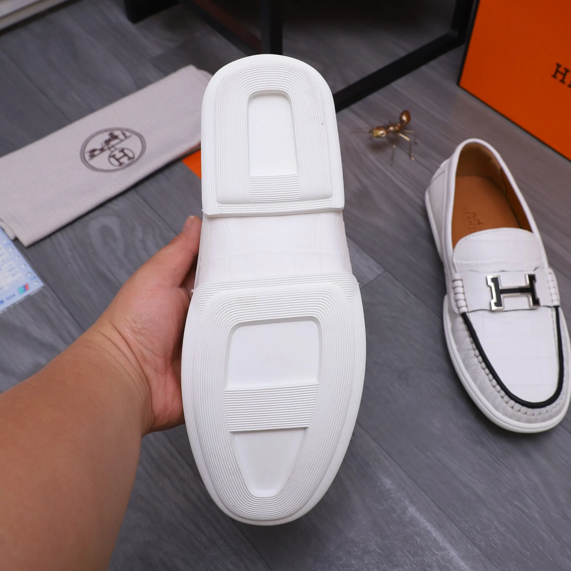 Men's shoes 💰500 Product trademark: HERMES "Hermes" casual slip-on leather shoes Regular size: 38-46 (45.46 custom-made, non-returnable) Product materials: Selected high-quality stone grain cowhide upper, cowhide lining, original outsole